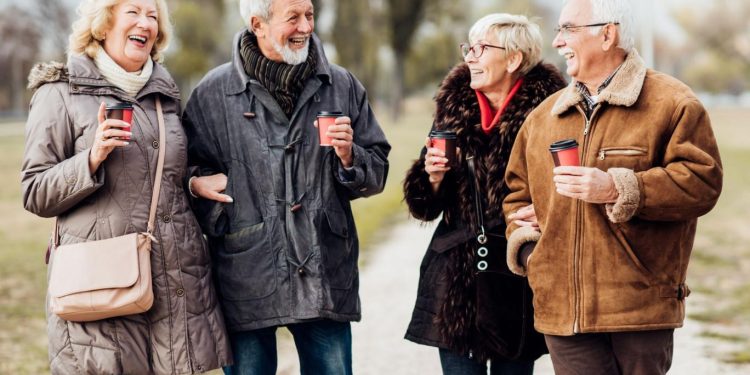 معاشرت برای سالمندان ضروری و مفید است