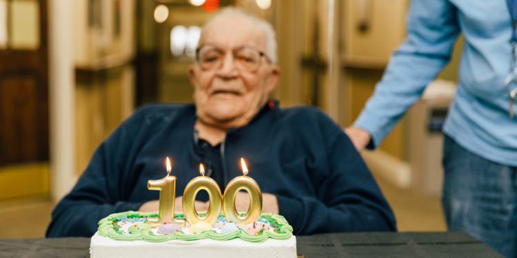 که صد سال زنده باشی!