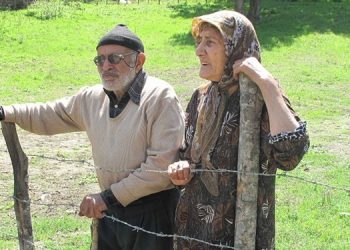 به‌علت مهاجرت داخلی فقط سالمندان در روستاها مانده‌اند