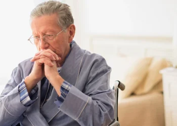 معمولاً تا وقتی درست‌وحسابی مریض نشده‌اند به پزشک متخصص مراجعه نمی‌کنند