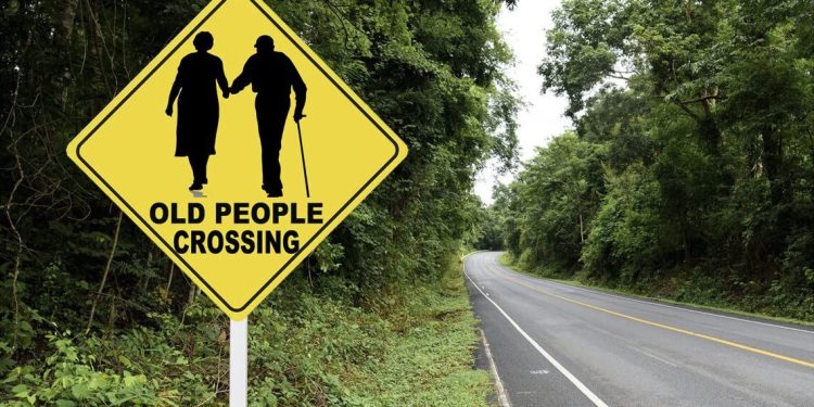 سالمندان و شهرهای خودرومحور